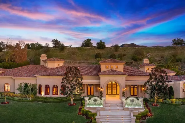 Britney Spears achète sa nouvelle maison avec Coldwell Banker